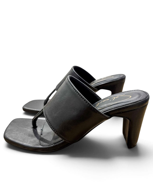 Nyla Midnight